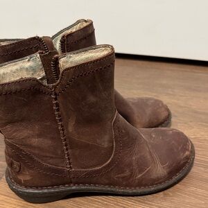 UGG Women’s Neevah Chocolate Brown Leather Boots